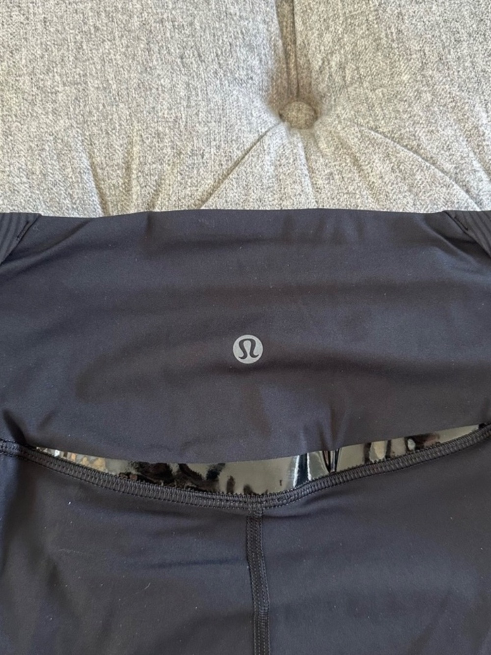 NWOT Lululemon Gloss‎ Trim Run Super High-Rise Tight Black - Picture 5 of 5